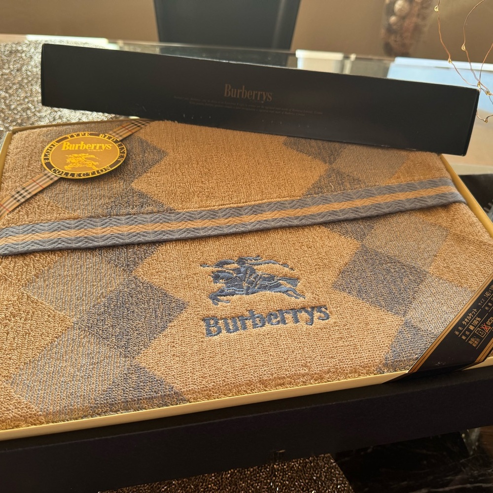 Burberry Home Collection, Towel/Blanket 
NWT & Box 74”x55”